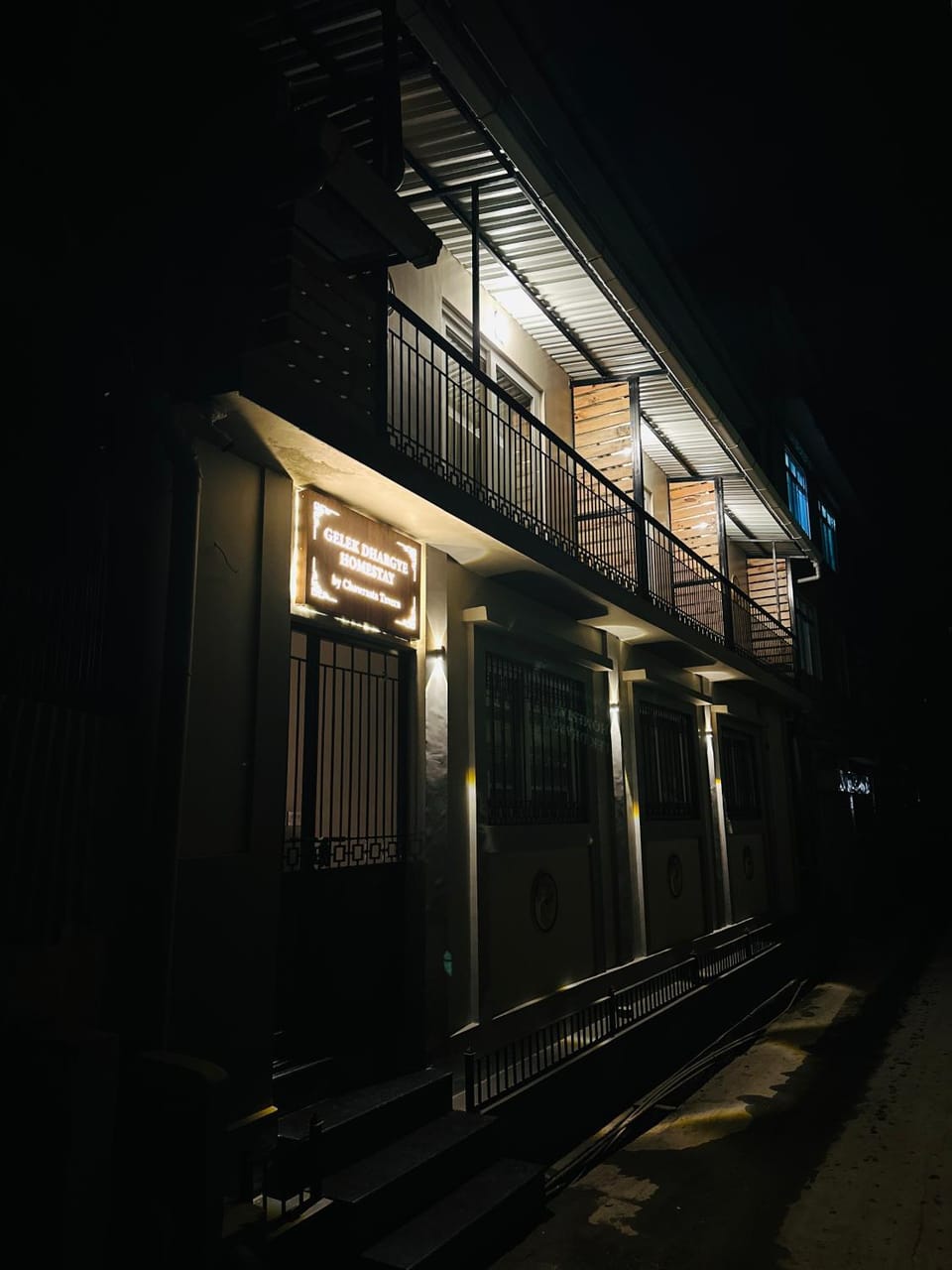 Property building, Night, Balcony/Terrace