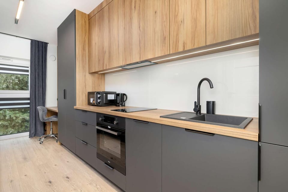 Coffee/tea facilities, Kitchen or kitchenette, dishwasher, oven, stove