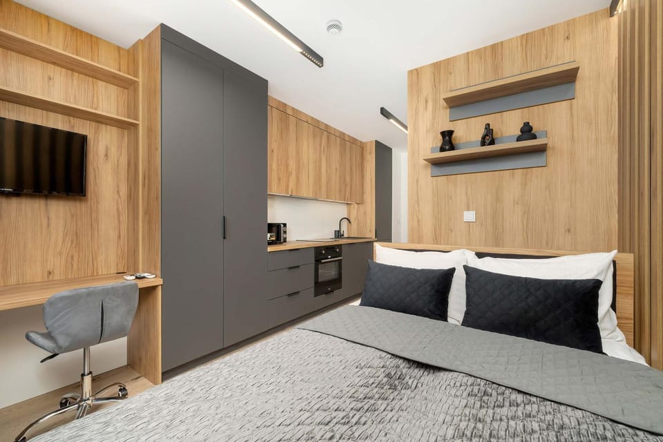 Bed, TV and multimedia, Kitchen or kitchenette, Photo of the whole room, Bedroom