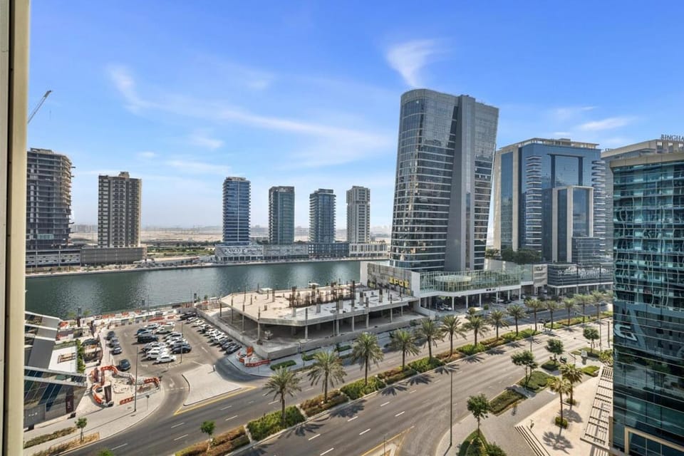 Beautiful Canal View Majestine Damac Apartment in Dubai
