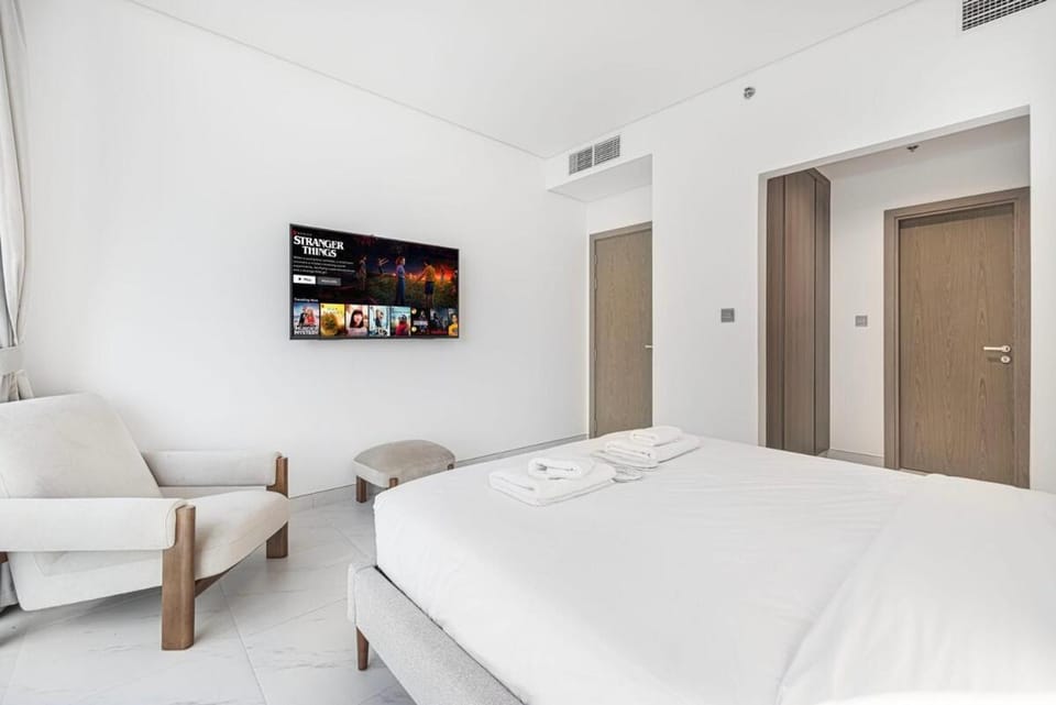 Bed, TV and multimedia, Bedroom, air conditioner