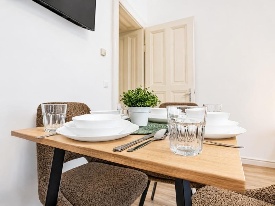 TV and multimedia, Dining area