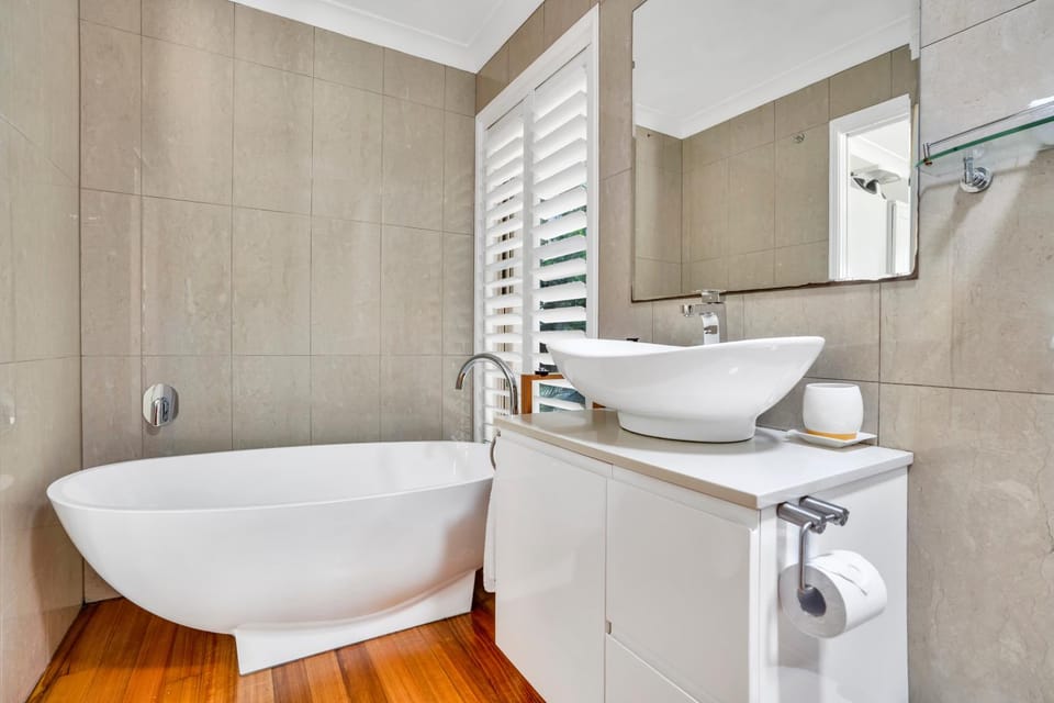 Bathroom, Bath