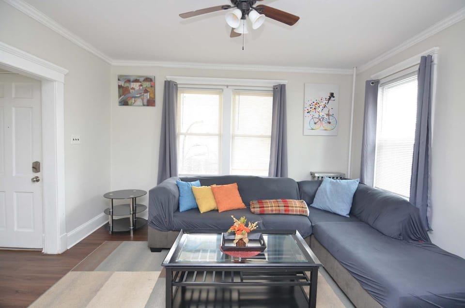 Spacious Home with Parking, Laundry - Near RU, RWJ, NJ Transit House in Highland Park