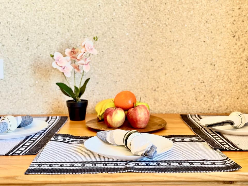 Food and drinks, Dining area, Breakfast