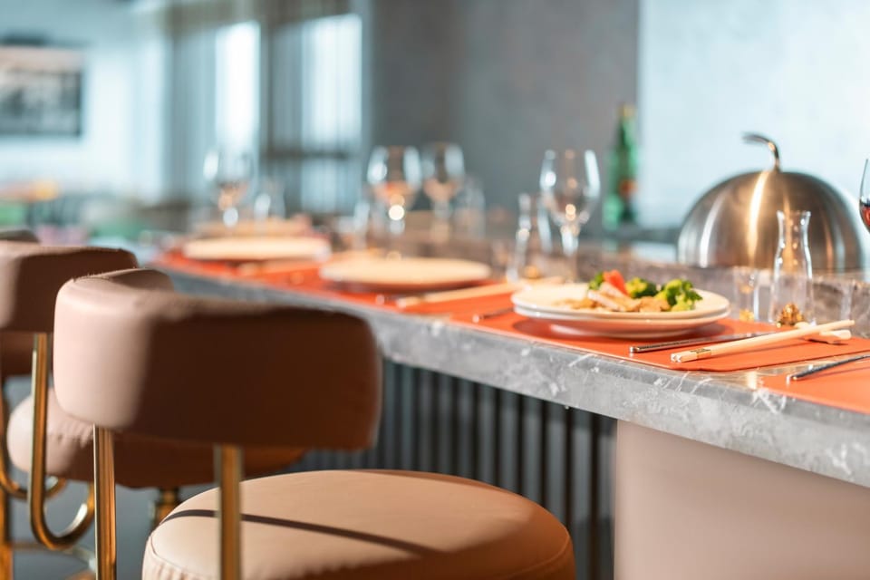 Restaurant/places to eat, Dining area, Food