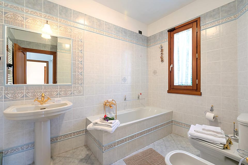 Bathroom, Bath