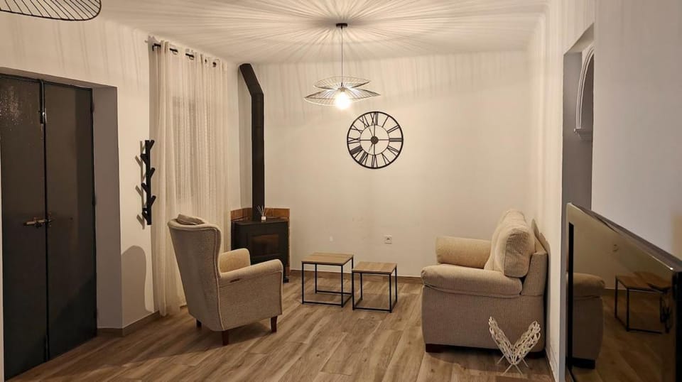 Living room, fireplace