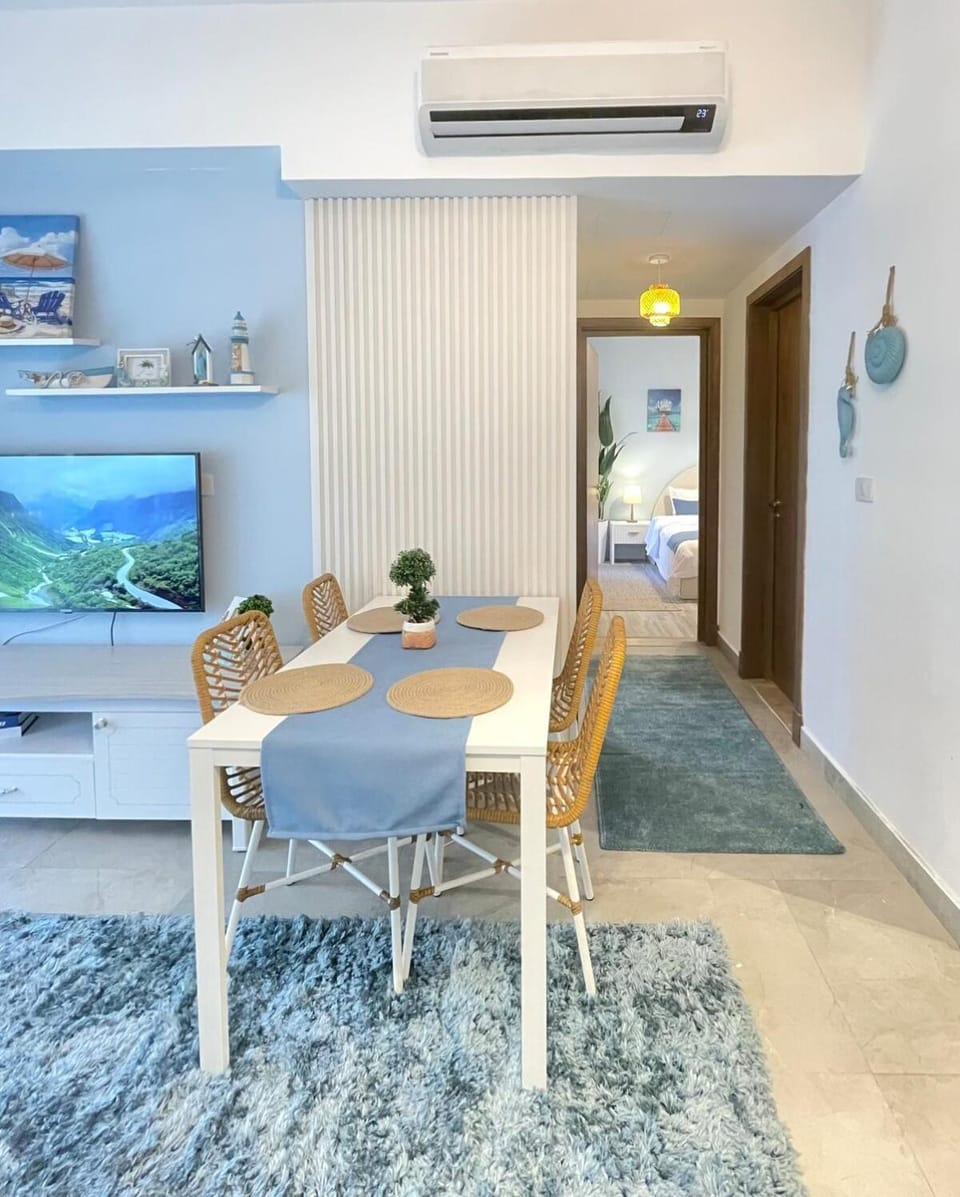 TV and multimedia, Living room, Dining area, air conditioner