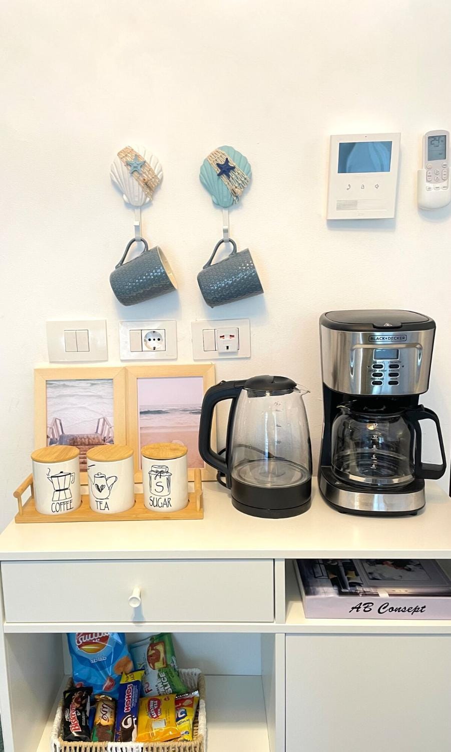 Coffee/tea facilities, minibar