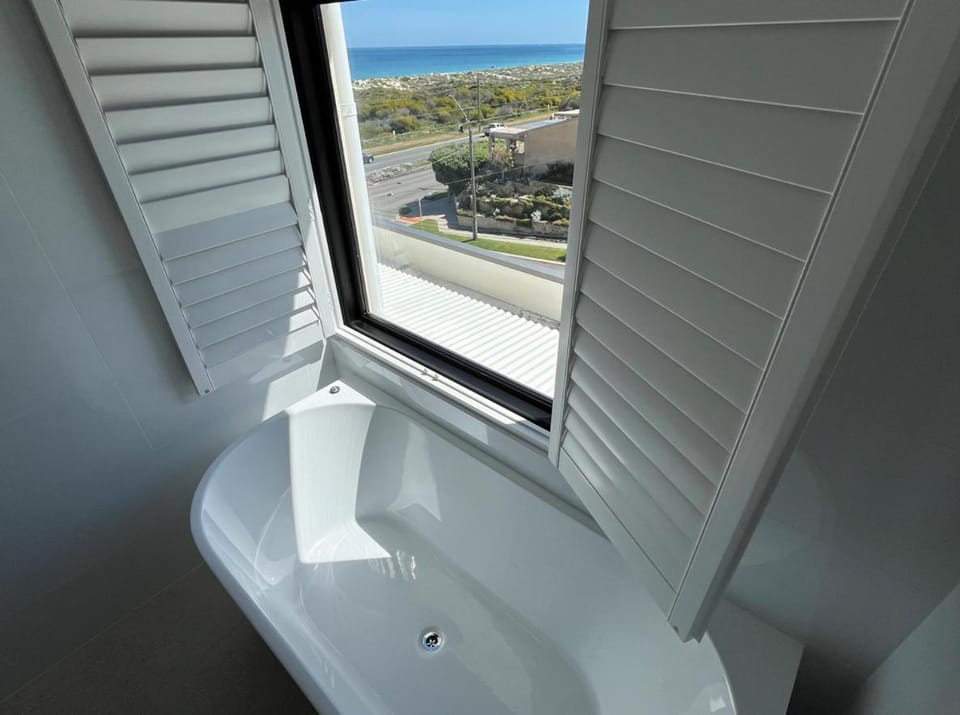 Bathroom, Sea view, Bath, towels