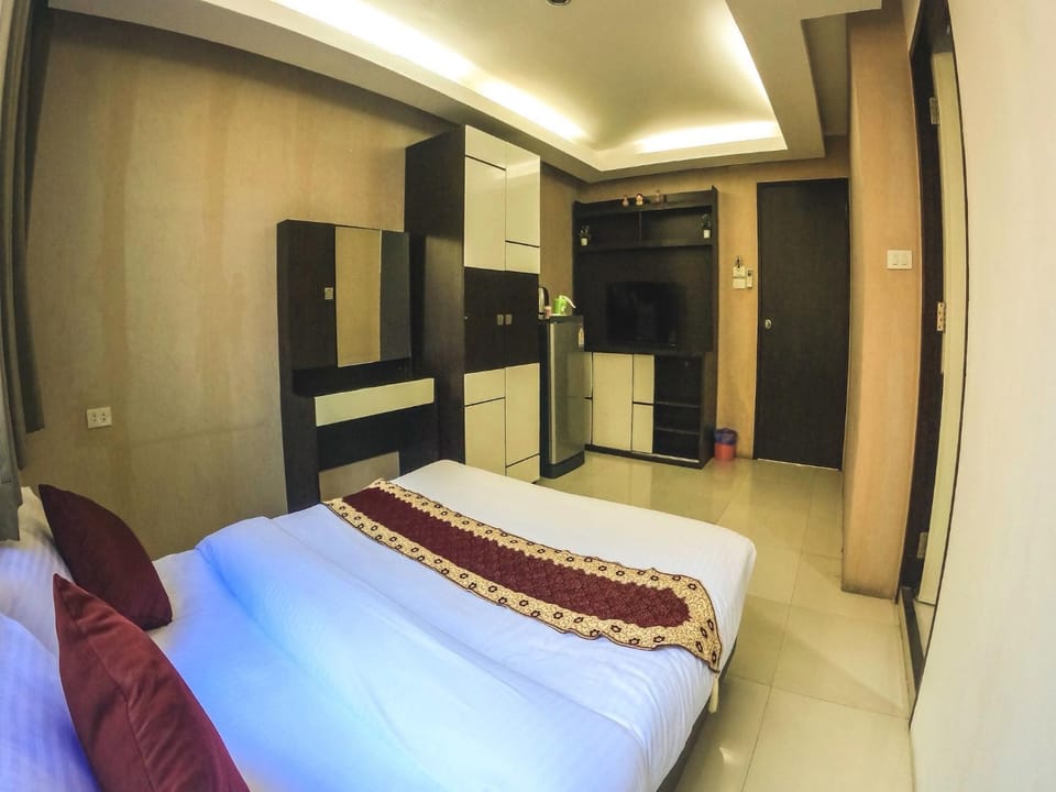 Bed, Photo of the whole room, Bedroom, wardrobe, air conditioner