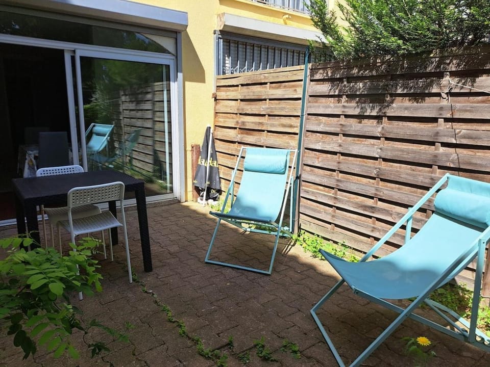 Cap City, modeste rez-de-jardin 500m plage et du Port Apartment in Agde