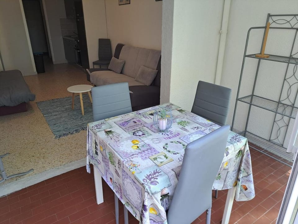 Cap City, modeste rez-de-jardin 500m plage et du Port Apartment in Agde