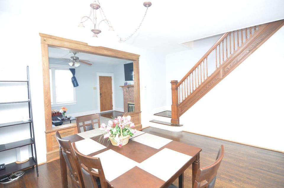 Spacious Home with Parking, Laundry - Near RU, RWJ, NJ Transit House in Highland Park