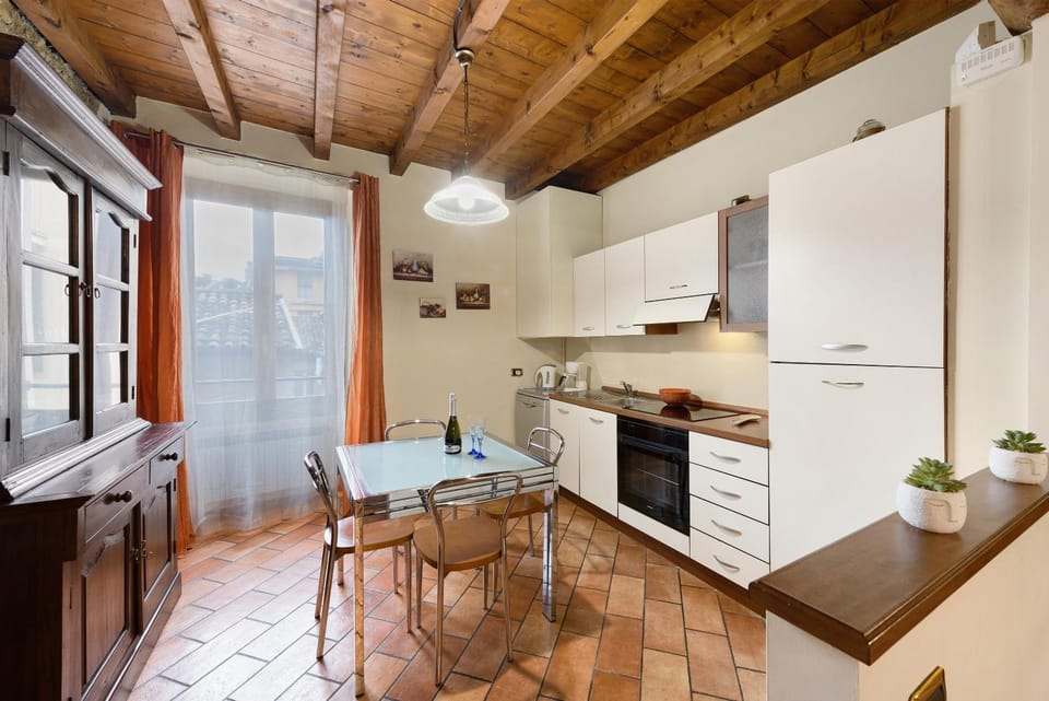 Property building, Kitchen or kitchenette, Living room