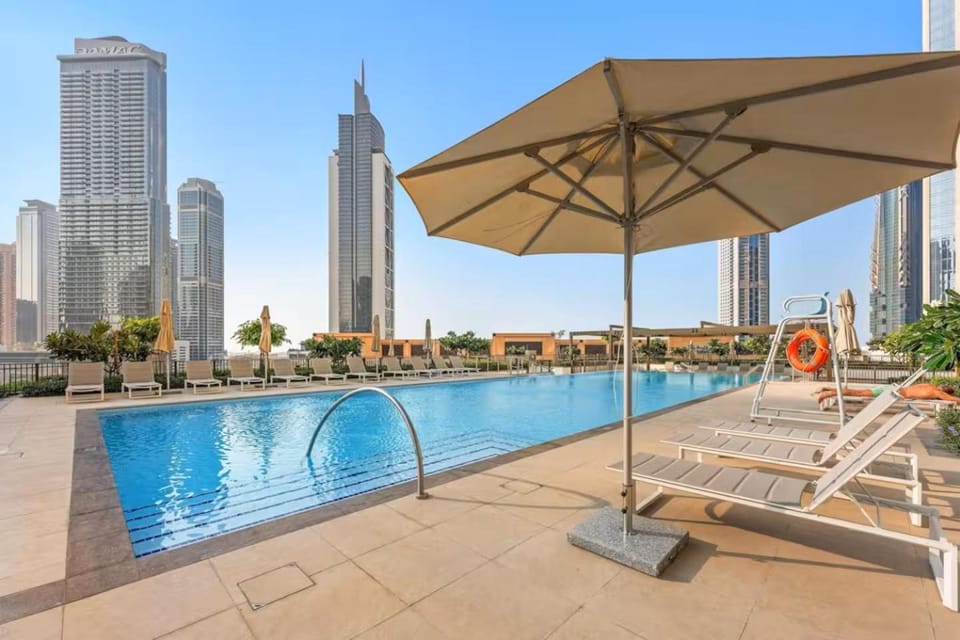 Swimming pool, Swimming pool