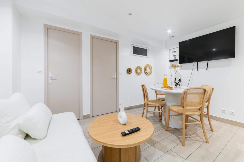 Les Lilas Appartement 1 chambre wifi et confort Apartment in Paris
