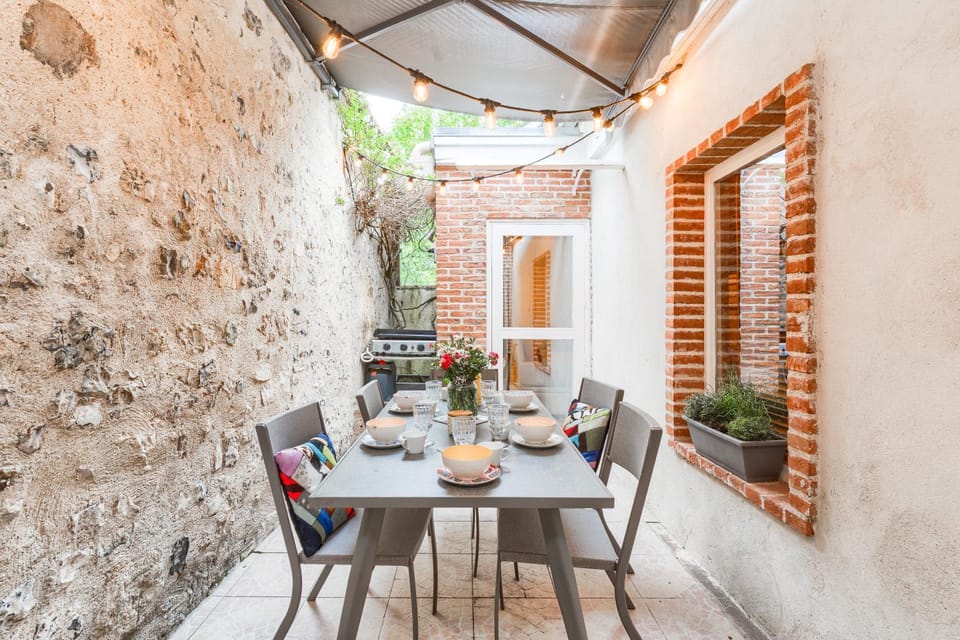 Patio, Dining area
