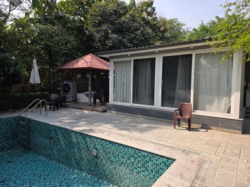 FreeCulture - Luxury 2BHK Farm Stay with Private Pool & Garden in Noida House in Noida