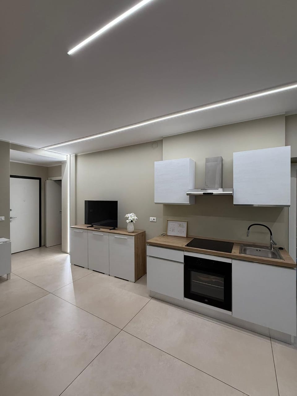Kitchen or kitchenette, oven, stove