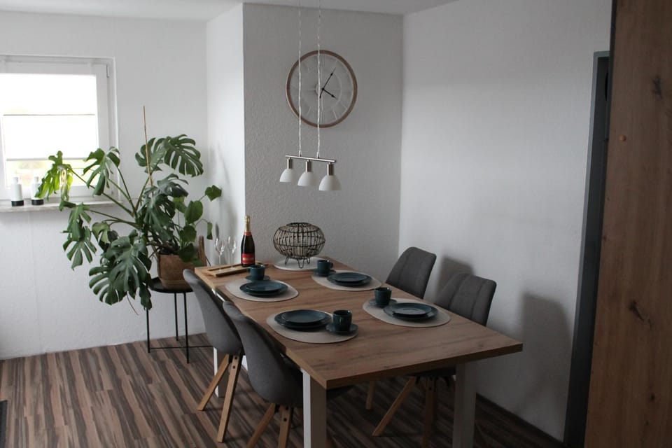 Dining area, kitchen