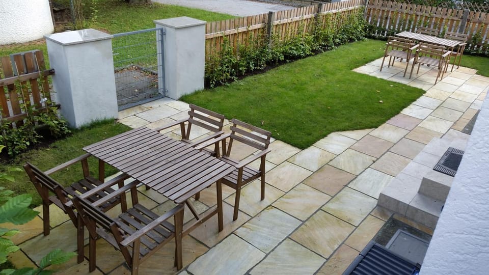 Patio, Spring, Garden, View (from property/room), Balcony/Terrace, Dining area, Garden view