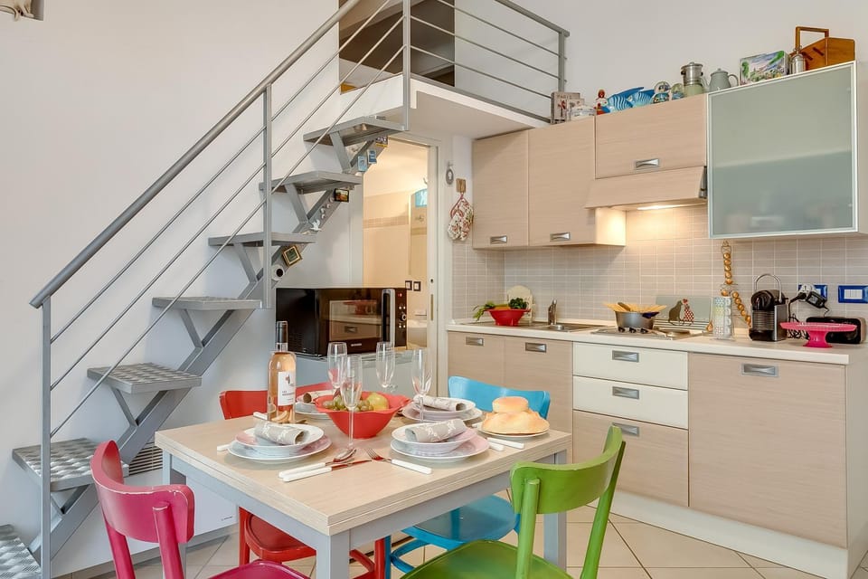Living room, Dining area