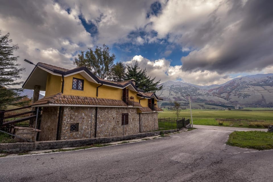 Spina Lake Rooms Matese House in Molise, Italy