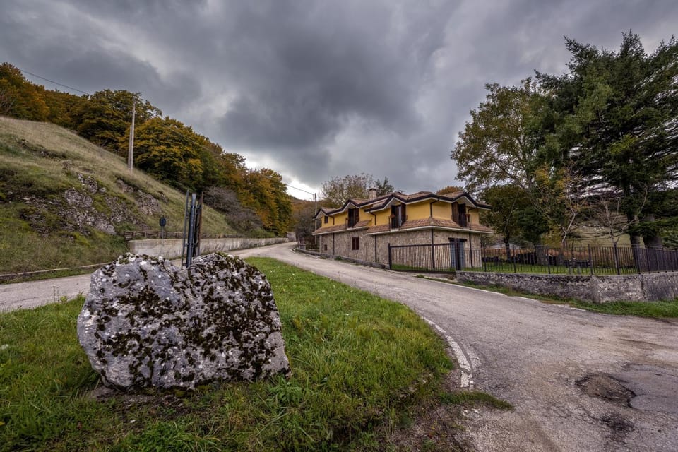Spina Lake Rooms Matese House in Molise, Italy