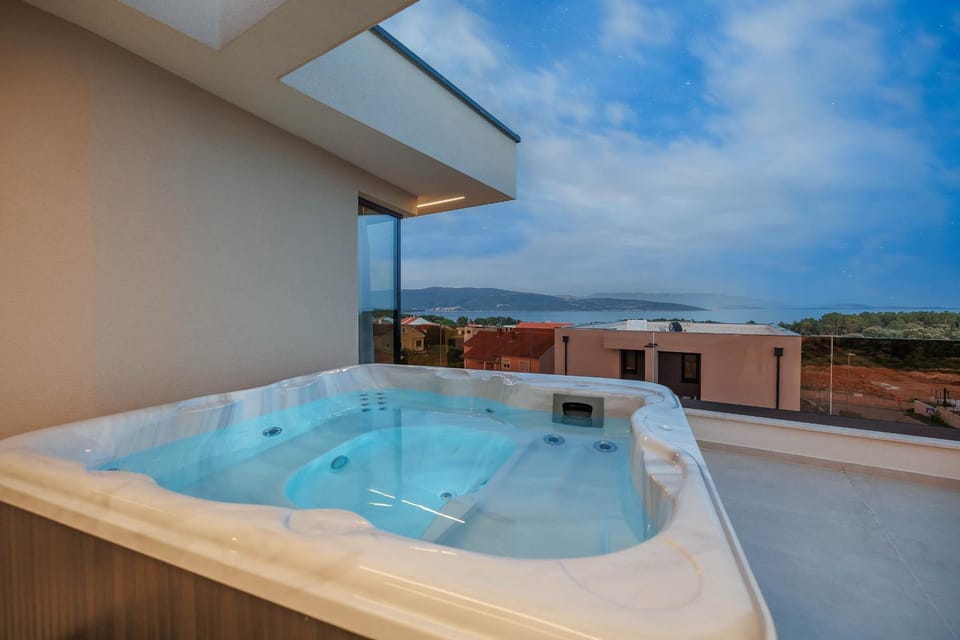 Hot Tub, Sea view