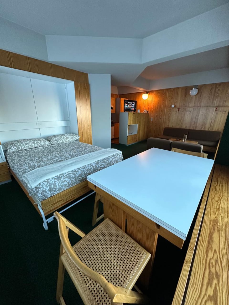 Bed, Living room
