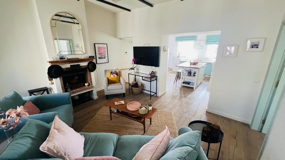 Living room, kitchen