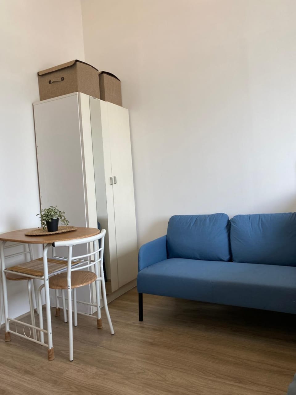 Living room, Seating area, Dining area, wardrobe