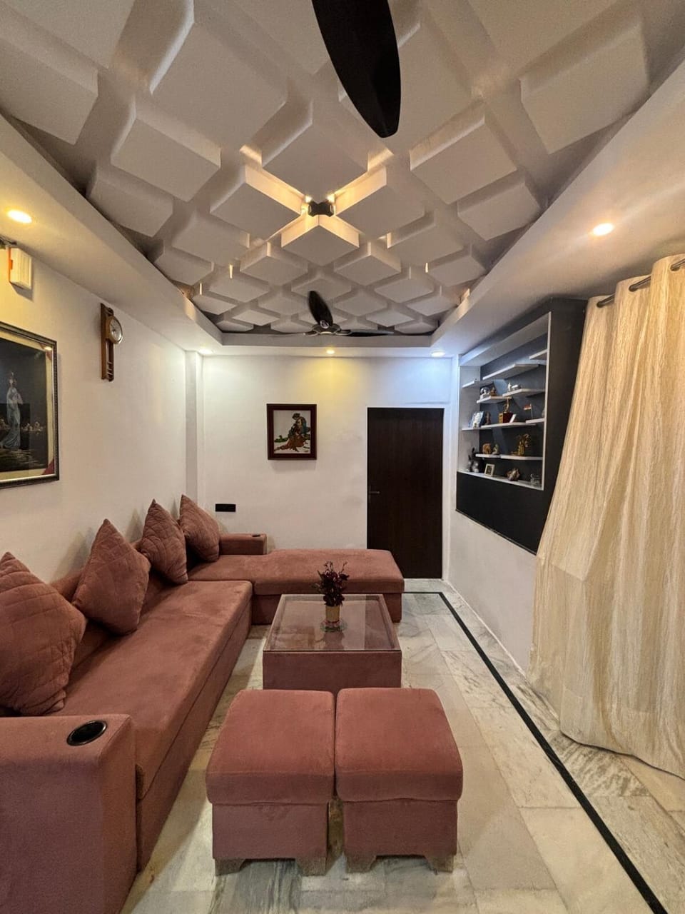 Vista Kove Flat - 212, Crown Mall Apartment in Uttar Pradesh