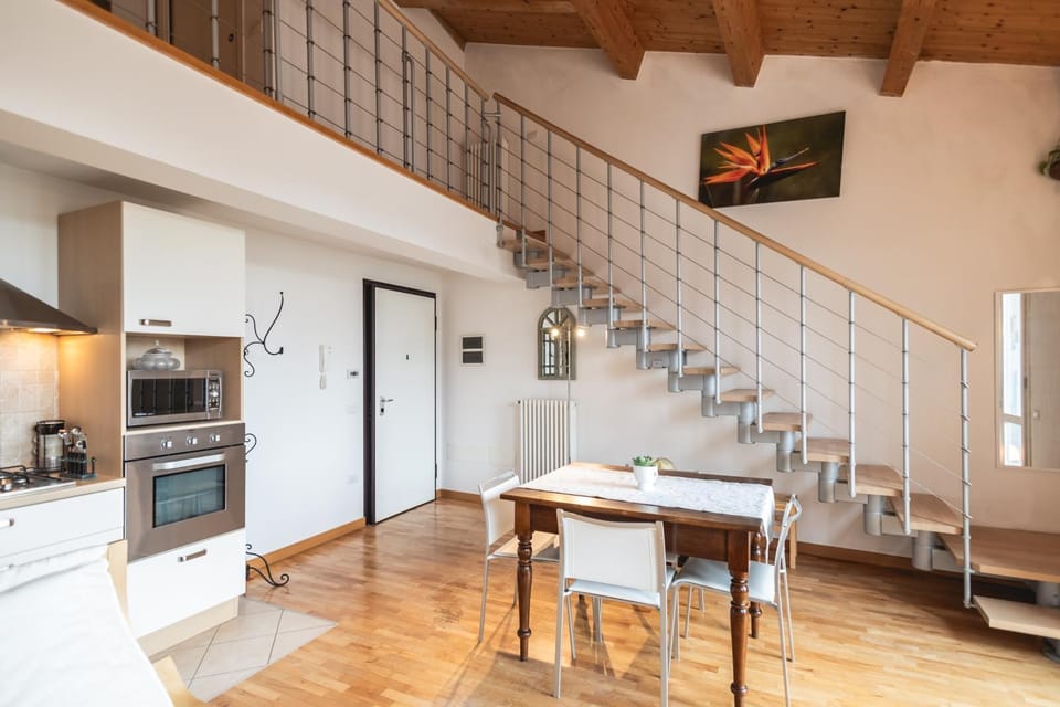 Kitchen or kitchenette, Living room, Seating area, Dining area, minibar, pet friendly, stove