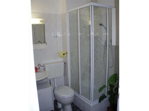 Shower, Toilet, Bathroom, washing machine