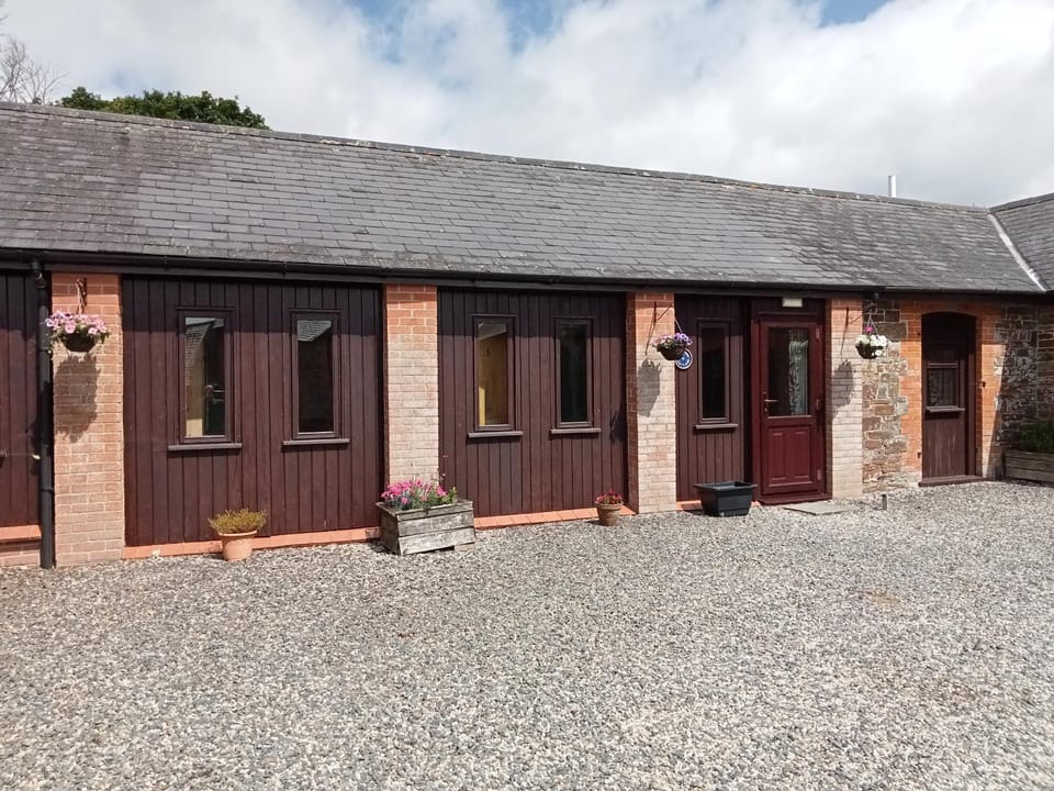 Property building, Facade/entrance, Off site