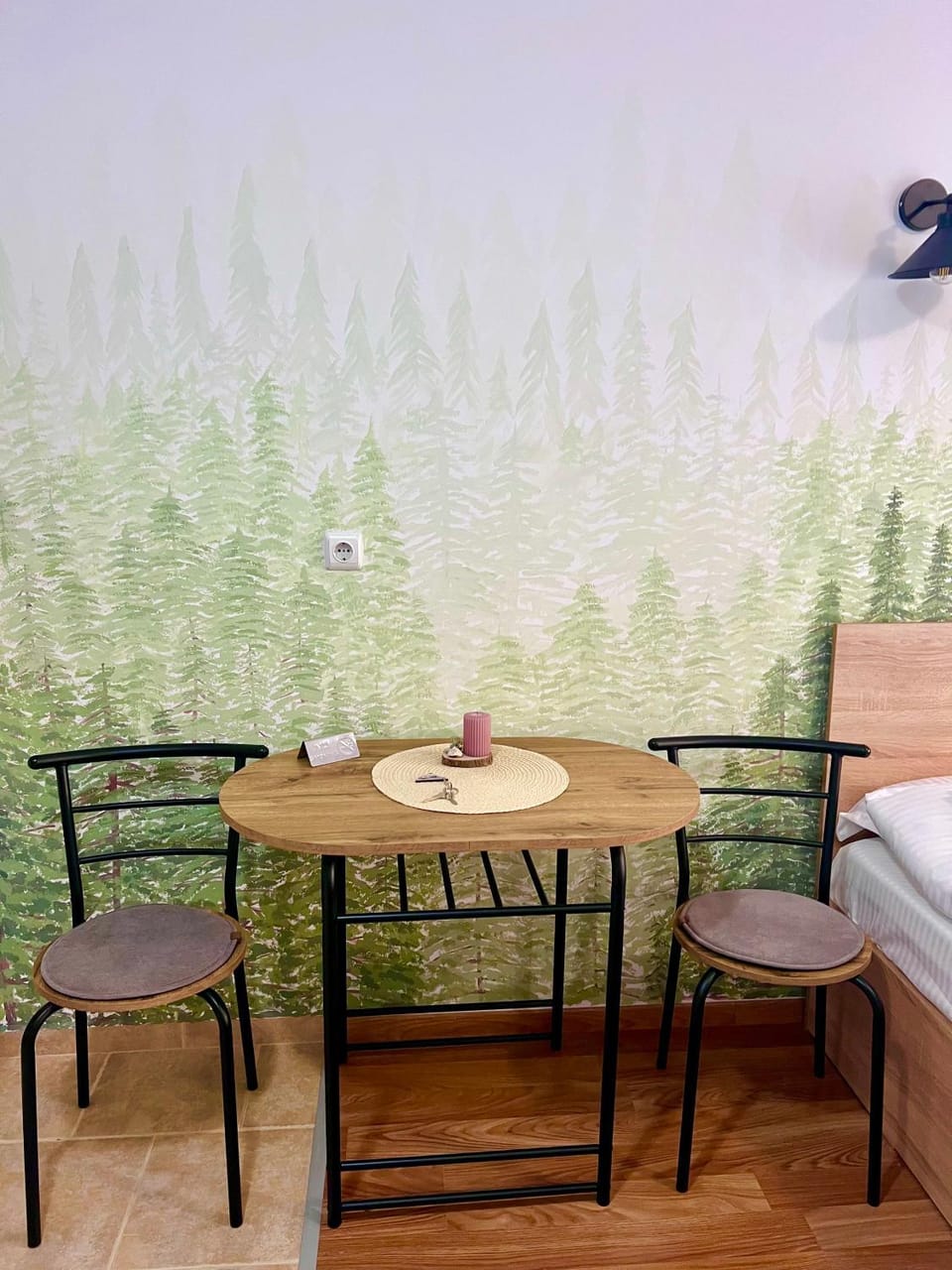 Seating area, Dining area