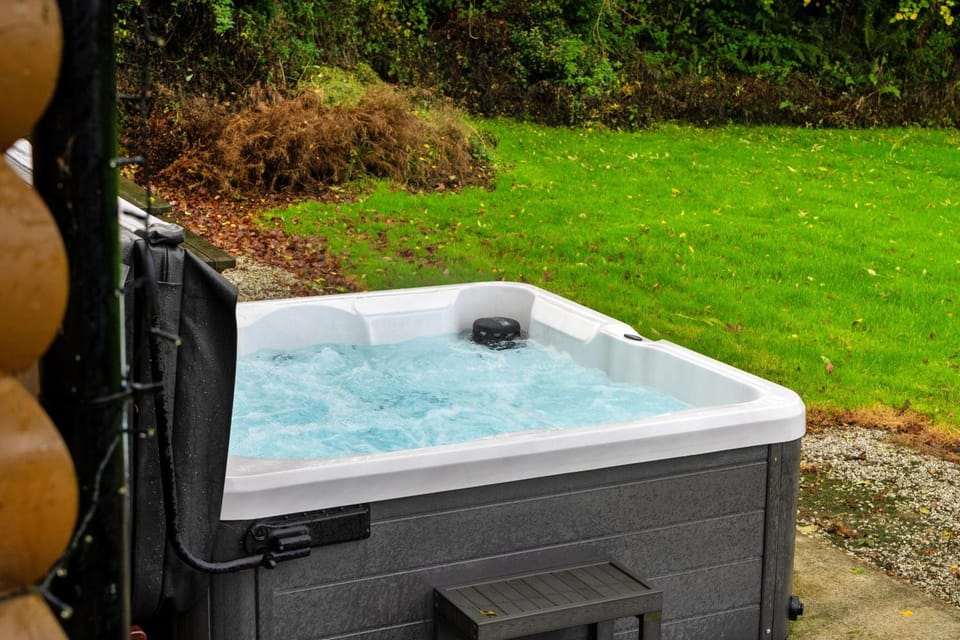 Patio, Garden, Hot Tub, Garden view