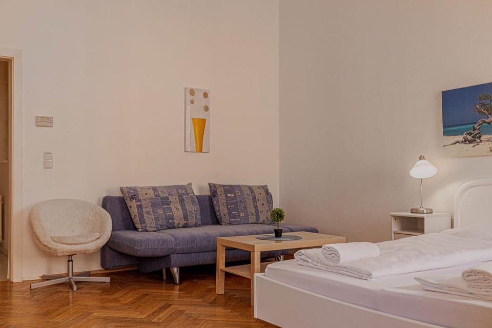 Bed, Seating area, Bedroom