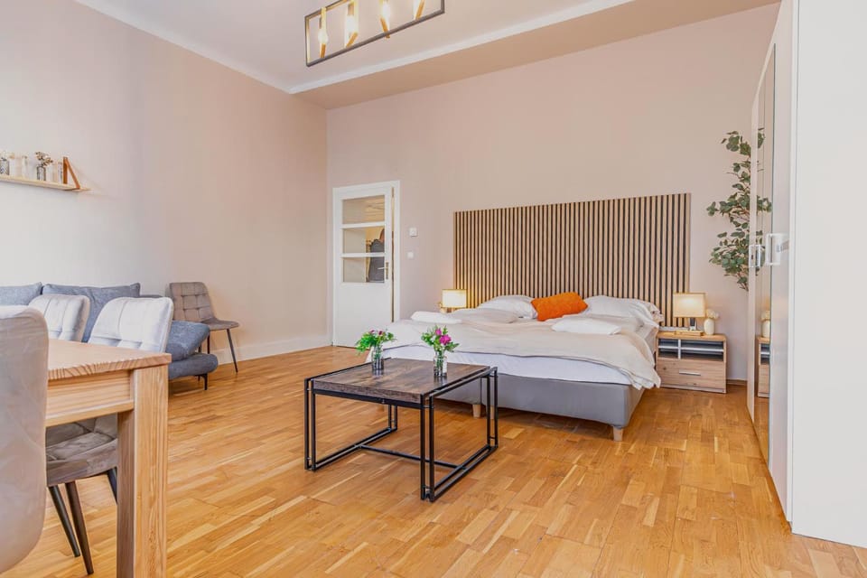 Bed, Seating area, Dining area, Bedroom