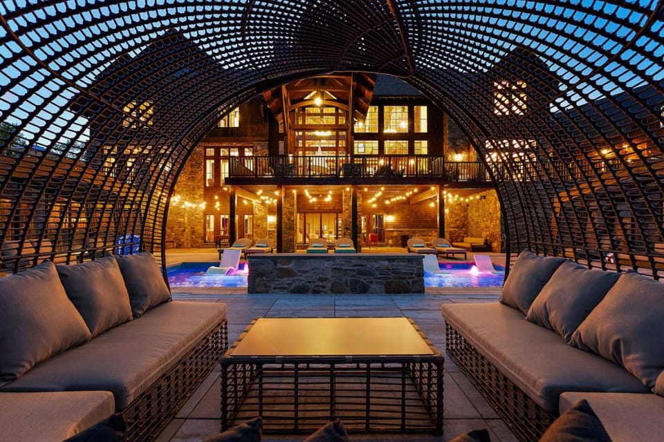 Pinnacle Pointe by Relaxtay 600 Acre Private Luxury Estate with Spa, Pool, Theater and Lake Villa in Mamakating