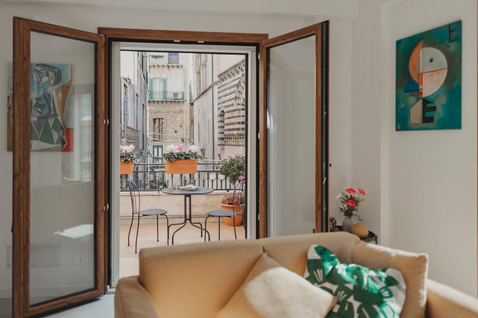 Patio, View (from property/room), Balcony/Terrace, Living room, Seating area, Dining area
