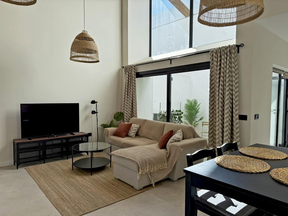 Communal lounge/ TV room, Living room