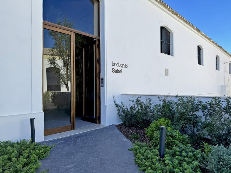 Property building, Facade/entrance, Off site