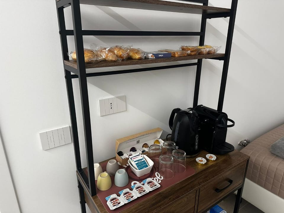 Coffee/tea facilities, Food, Breakfast