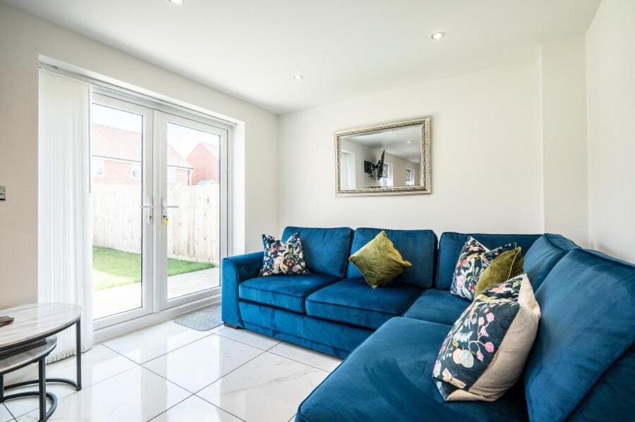 A Superb 5BR House near SZC House in Leiston