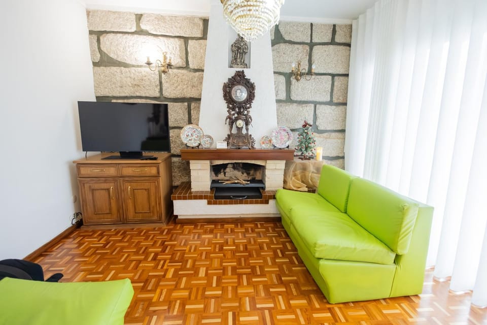 Casa da Luisinha Bed and Breakfast in Porto District