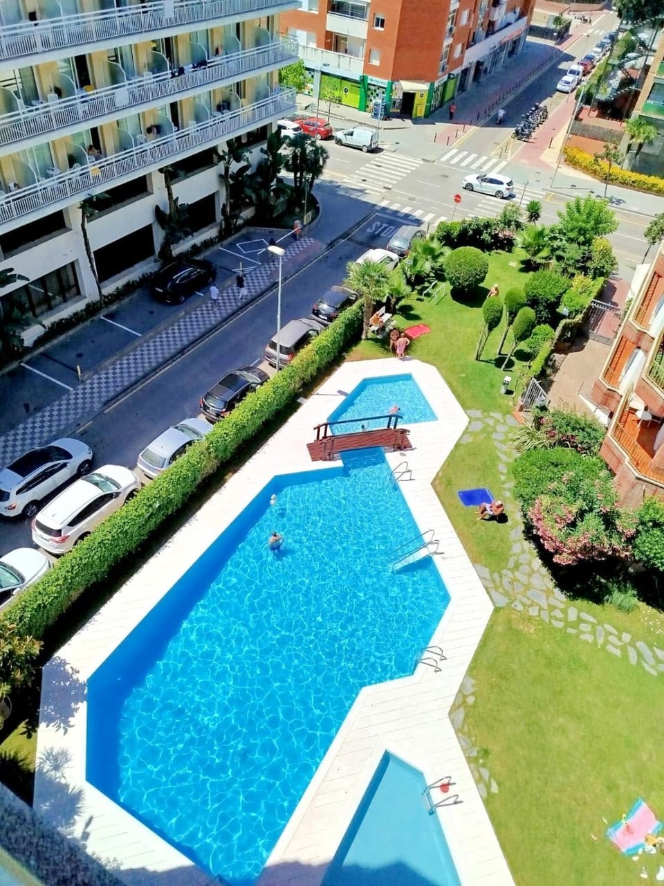 Swimming pool